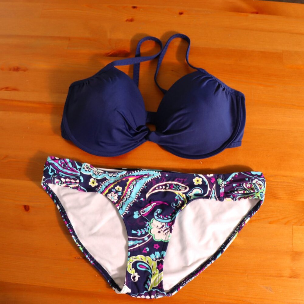 Land's End Two piece bikini set Bra 13, 36DDD/38; Bottom Size 8, blue purple